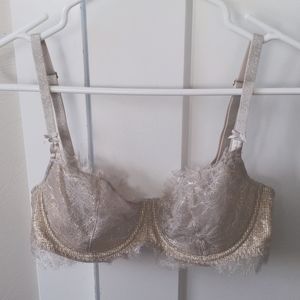 Push up silver bra with details